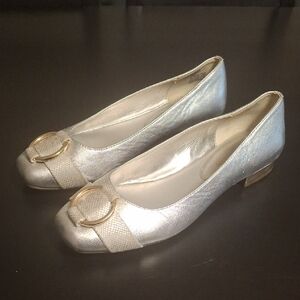Anne Klein Akulalia Silver Flats with Gold Hardware - Size 7.5 - Mixed Metal